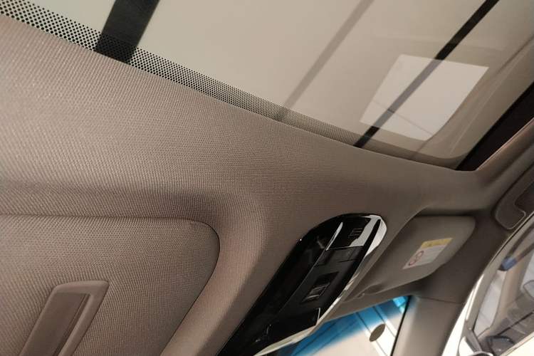 Used Toyota Venza 2023 2.0L CVT Two-Wheel Drive Luxury Edition Headliner