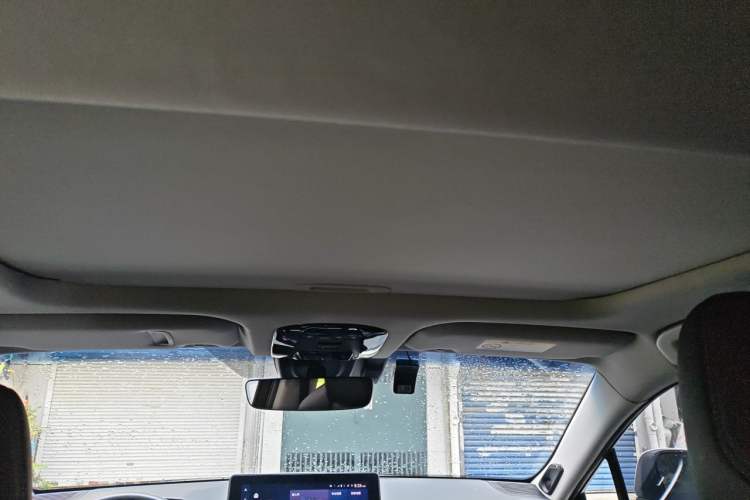 Used Toyota Venza 2023 2.0L CVT Two-Wheel Drive Prestige Version Headliner