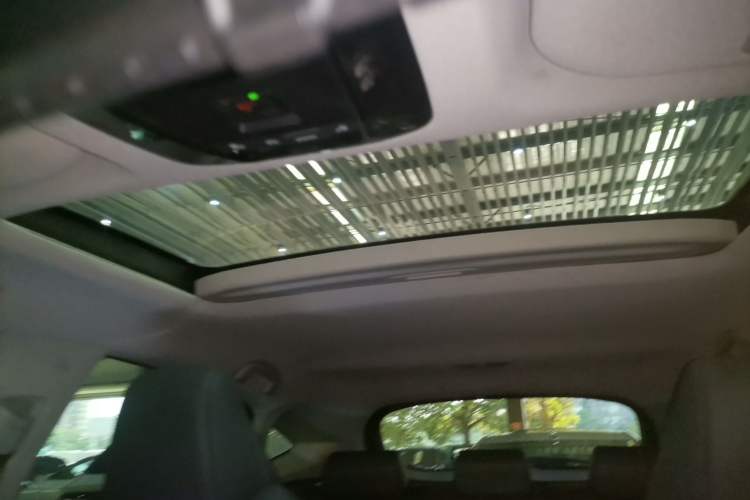 Used Toyota Venza 2023 2.0L CVT Two-Wheel Drive Luxury Edition Headliner