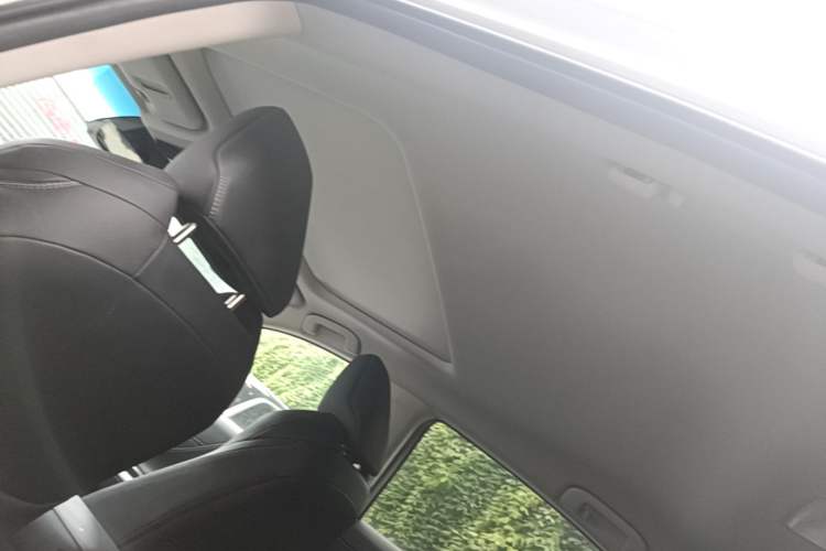 Used Toyota Venza 2023 2.0L CVT Two-Wheel Drive Prestige Version Headliner
