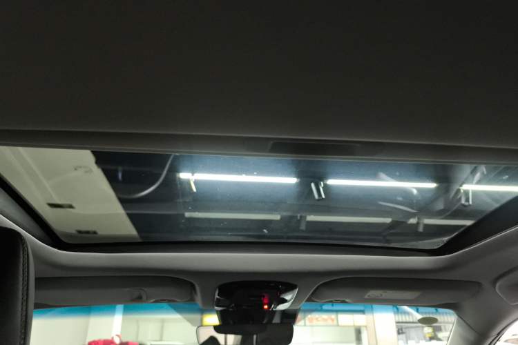 Used Toyota Venza 2023 2.0L CVT Two-Wheel Drive Prestige Version Headliner
