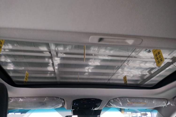 Used Toyota Venza 2023 2.0L CVT Two-Wheel Drive Prestige Version Headliner
