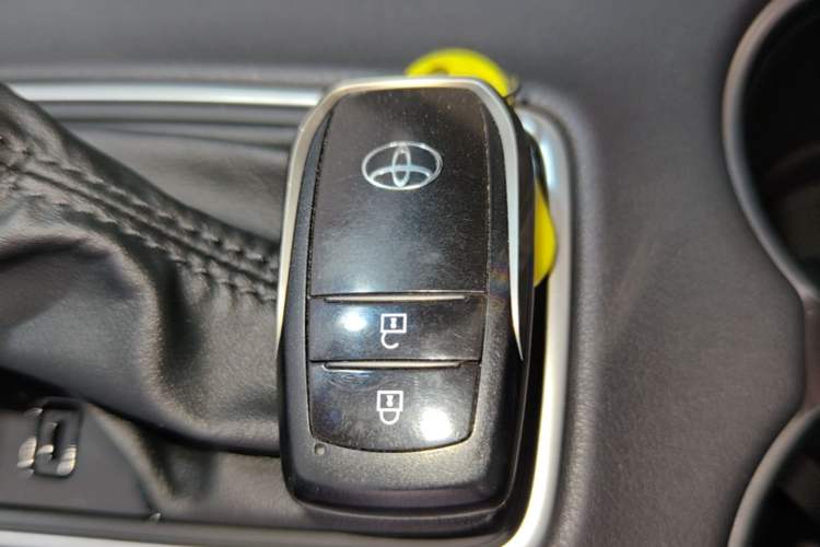 Used Toyota Venza 2023 2.0L CVT Two-Wheel Drive Luxury Edition Interior 1