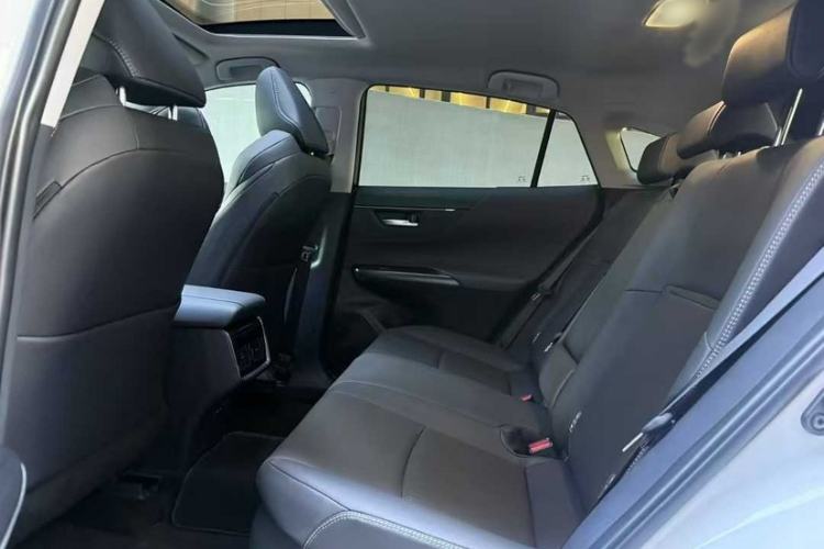 Used Toyota Venza 2023 2.0L CVT Two-Wheel Drive Luxury Edition Interior 1
