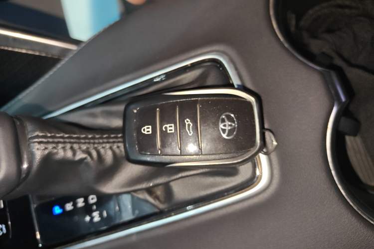 Used Toyota Venza 2023 2.0L CVT Two-Wheel Drive Prestige Version Interior 1