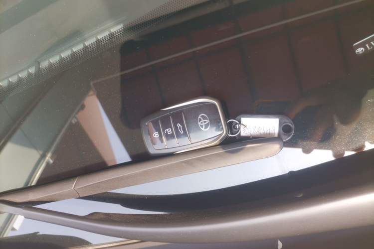 Used Toyota Venza 2023 2.0L CVT Two-Wheel Drive Prestige Version Interior 1