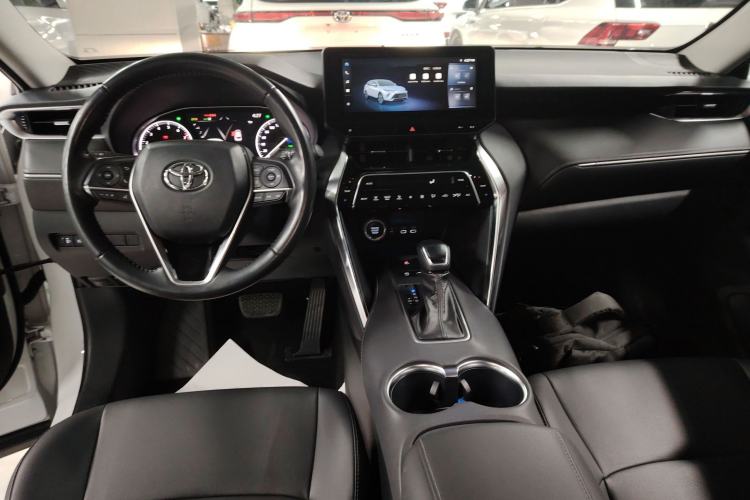 Used Toyota Venza 2023 2.0L CVT Two-Wheel Drive Luxury Edition Interior 2