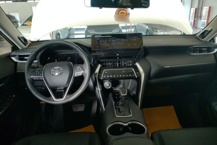 Used Toyota Venza 2023 2.0L CVT Two-Wheel Drive Prestige Version Interior 2