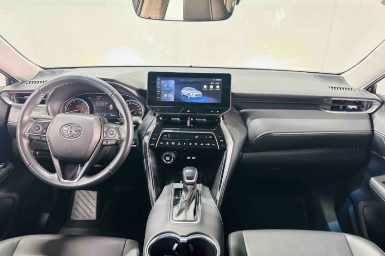 Used Toyota Venza 2023 2.0L CVT Two-Wheel Drive Luxury Edition Interior 2
