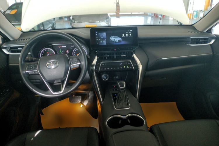 Used Toyota Venza 2023 2.0L CVT Two-Wheel Drive Luxury Edition Interior 2