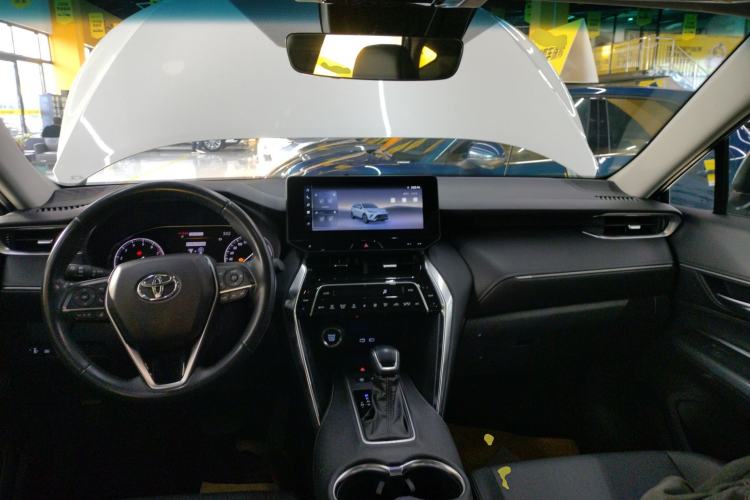 Used Toyota Venza 2023 2.0L CVT Two-Wheel Drive Luxury Edition Interior 2