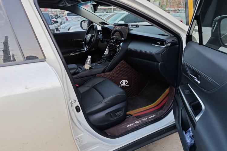Used Toyota Venza 2023 2.0L CVT Two-Wheel Drive Prestige Version Interior 3