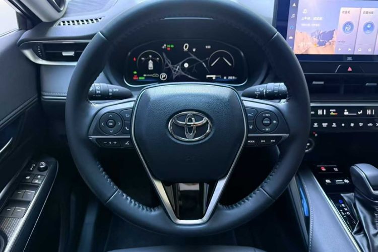 Used Toyota Venza 2023 2.0L CVT Two-Wheel Drive Luxury Edition Interior 3