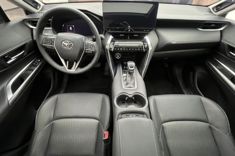 Used Toyota Venza 2023 2.0L CVT Two-Wheel Drive Prestige Version Interior 3