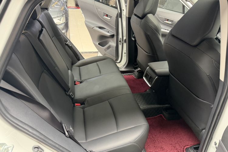 Used Toyota Venza 2023 2.0L CVT Two-Wheel Drive Luxury Edition Interior 3
