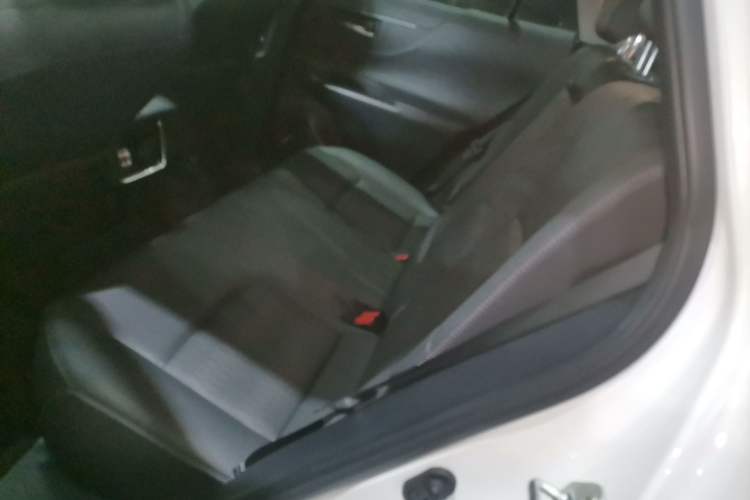Used Toyota Venza 2023 2.0L CVT Two-Wheel Drive Prestige Version Interior 4