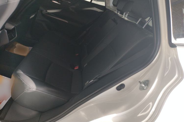 Used Toyota Venza 2023 2.0L CVT Two-Wheel Drive Prestige Version Interior 4