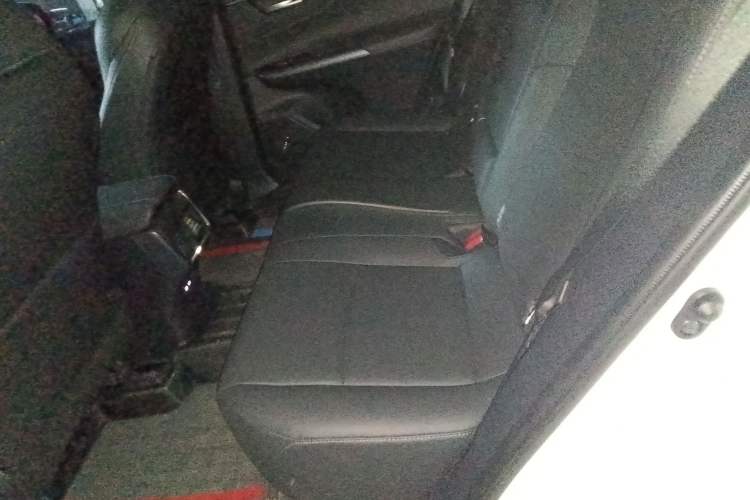 Used Toyota Venza 2023 2.0L CVT Two-Wheel Drive Luxury Edition Interior 4