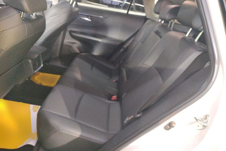 Used Toyota Venza 2023 2.0L CVT Two-Wheel Drive Luxury Edition Interior 4