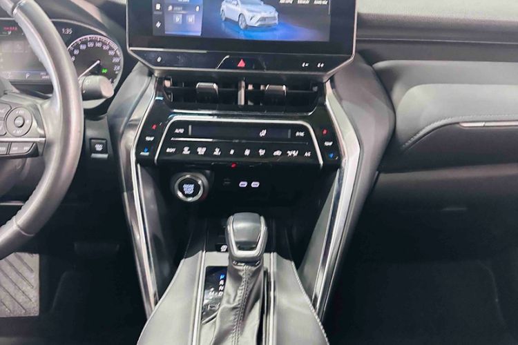 Used Toyota Venza 2023 2.0L CVT Two-Wheel Drive Luxury Edition Interior 5