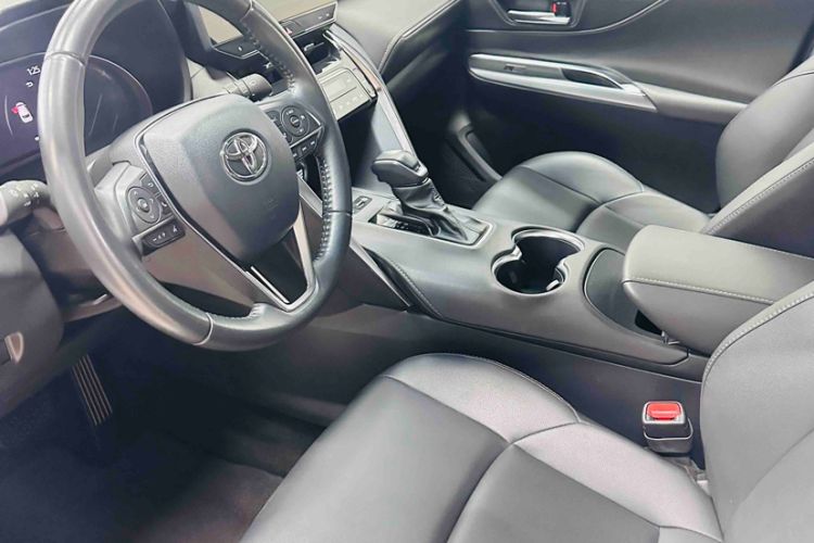 Used Toyota Venza 2023 2.0L CVT Two-Wheel Drive Luxury Edition Interior 6