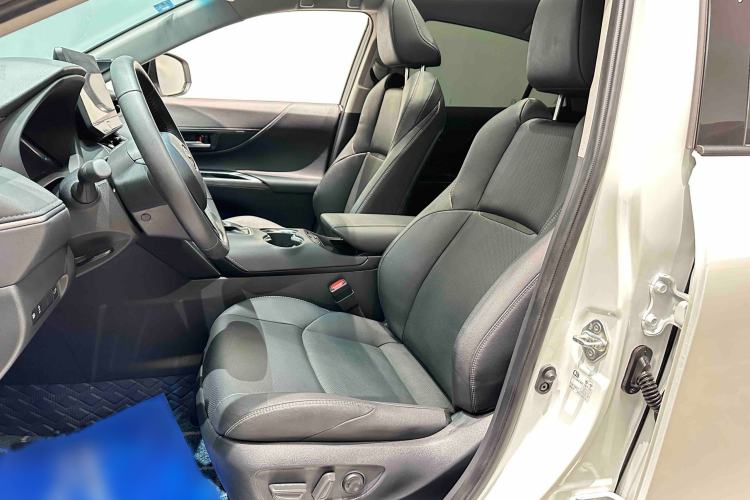 Used Toyota Venza 2023 2.0L CVT Two-Wheel Drive Prestige Version Interior 7