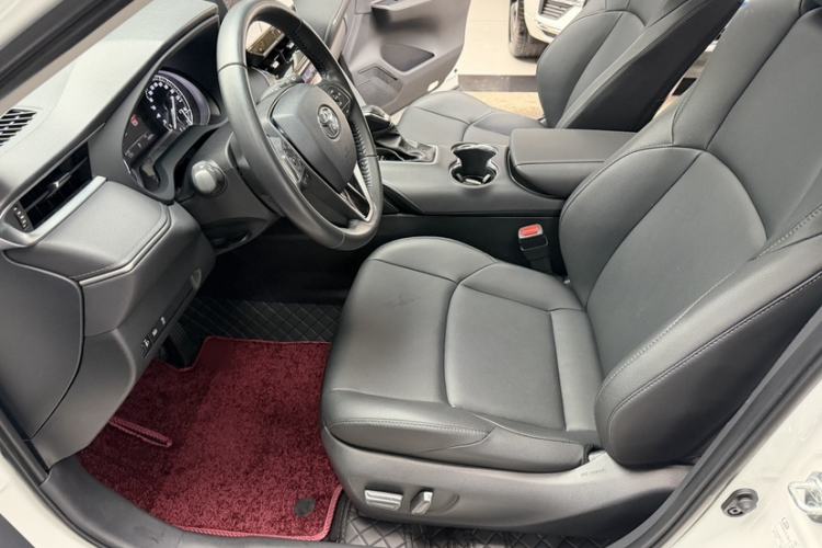Used Toyota Venza 2023 2.0L CVT Two-Wheel Drive Luxury Edition Interior 7