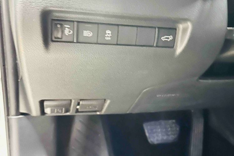 Used Toyota Venza 2023 2.0L CVT Two-Wheel Drive Prestige Version Interior 8