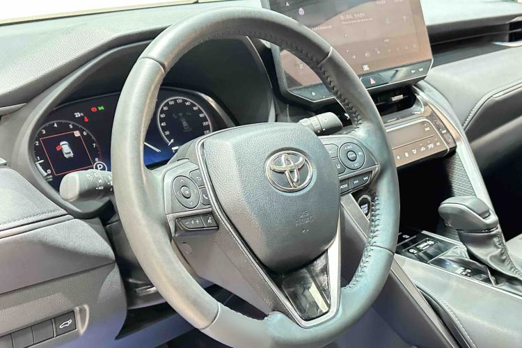 Used Toyota Venza 2023 2.0L CVT Two-Wheel Drive Prestige Version Interior 9