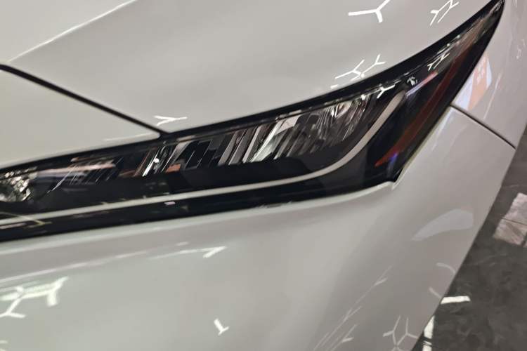 Used Toyota Venza 2023 2.0L CVT Two-Wheel Drive Luxury Edition Left Front Headlight