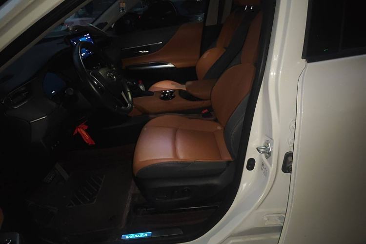 Used Toyota Venza 2023 2.0L CVT Two-Wheel Drive Prestige Version Left Front Seat