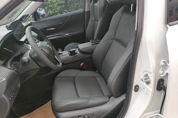 Used Toyota Venza 2023 2.0L CVT Two-Wheel Drive Prestige Version Left Front Seat