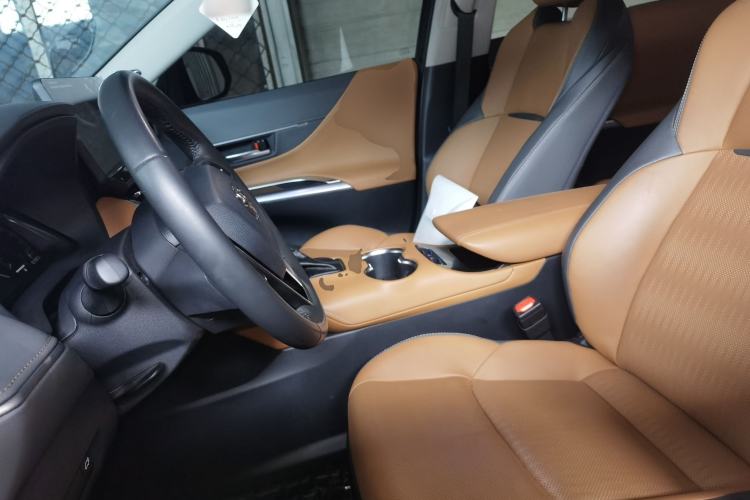 Used Toyota Venza 2023 2.0L CVT Two-Wheel Drive Prestige Version Left Front Seat