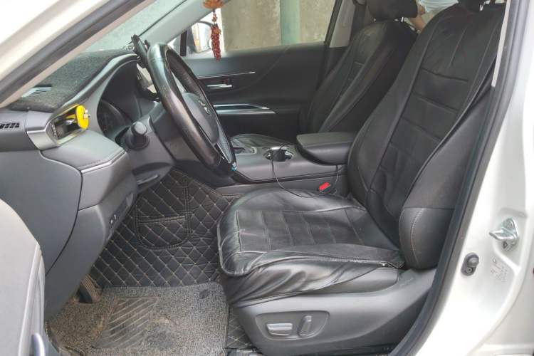 Used Toyota Venza 2023 2.0L CVT Two-Wheel Drive Luxury Edition Left Front Seat