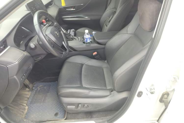 Used Toyota Venza 2023 2.0L CVT Two-Wheel Drive Prestige Version Left Front Seat