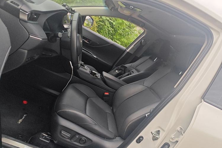 Used Toyota Venza 2023 2.0L CVT Two-Wheel Drive Prestige Version Left Front Seat