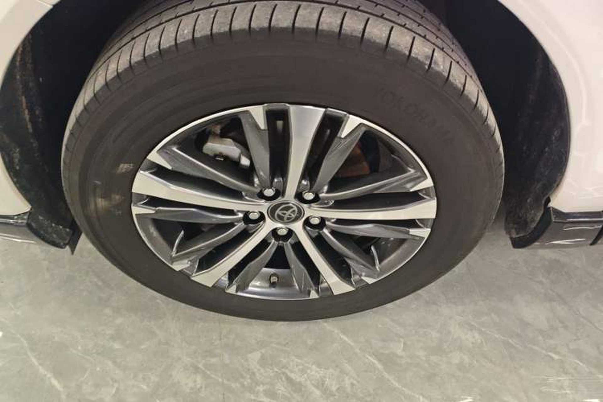 Used Toyota Venza 2023 2.0L CVT Two-Wheel Drive Luxury Edition Left Front Wheel Hub