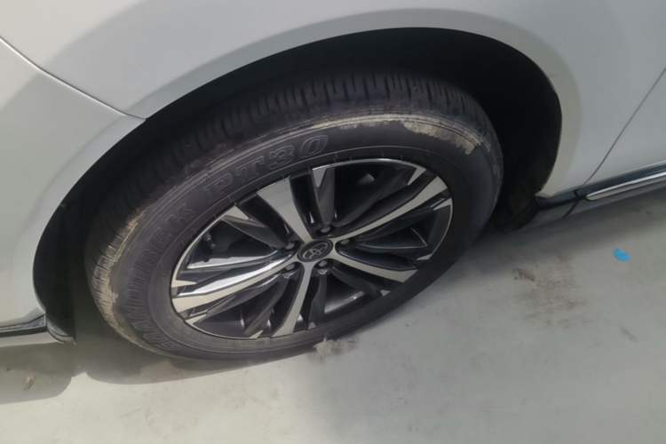 Used Toyota Venza 2023 2.0L CVT Two-Wheel Drive Luxury Edition Left Front Wheel Hub