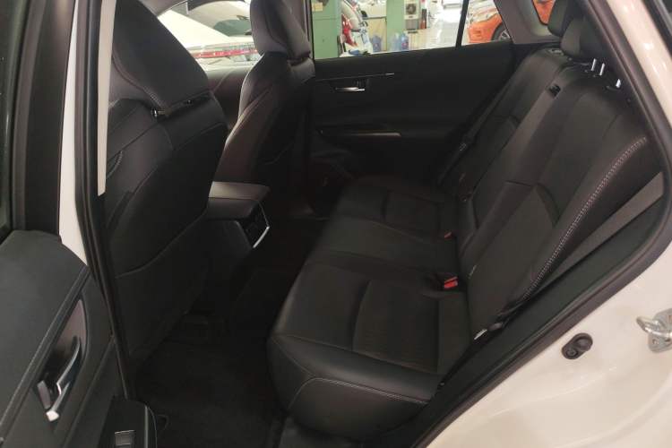 Used Toyota Venza 2023 2.0L CVT Two-Wheel Drive Prestige Version Left Rear Seat
