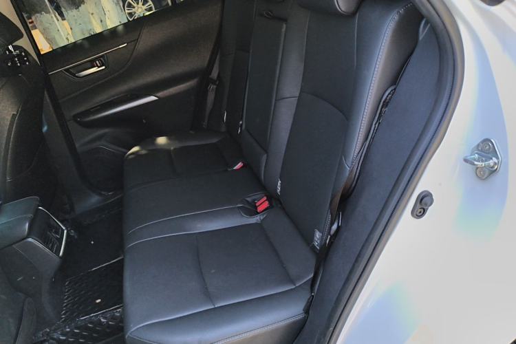 Used Toyota Venza 2023 2.0L CVT Two-Wheel Drive Luxury Edition Left Rear Seat