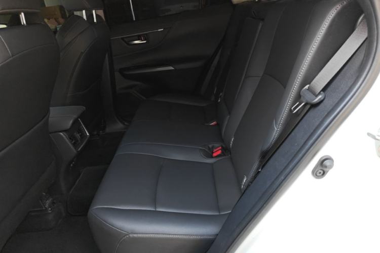 Used Toyota Venza 2023 2.0L CVT Two-Wheel Drive Luxury Edition Left Rear Seat