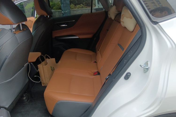 Used Toyota Venza 2023 2.0L CVT Two-Wheel Drive Prestige Version Left Rear Seat