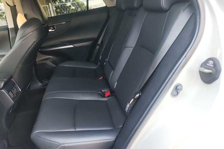 Used Toyota Venza 2023 2.5L Smart Electric Hybrid Dual-Drive Luxury Edition Left Rear Seat
