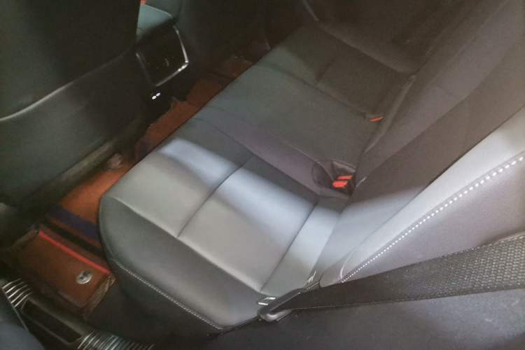 Used Toyota Venza 2023 2.0L CVT Two-Wheel Drive Luxury Edition Left Rear Seat