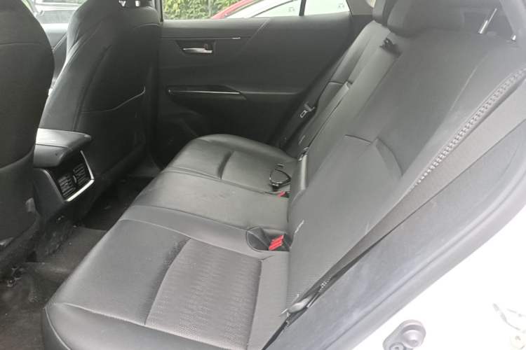Used Toyota Venza 2023 2.0L CVT Two-Wheel Drive Prestige Version Left Rear Seat