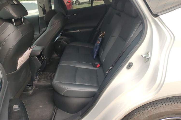 Used Toyota Venza 2023 2.5L Smart Electric Hybrid Dual-Drive Prestige Version Left Rear Seat