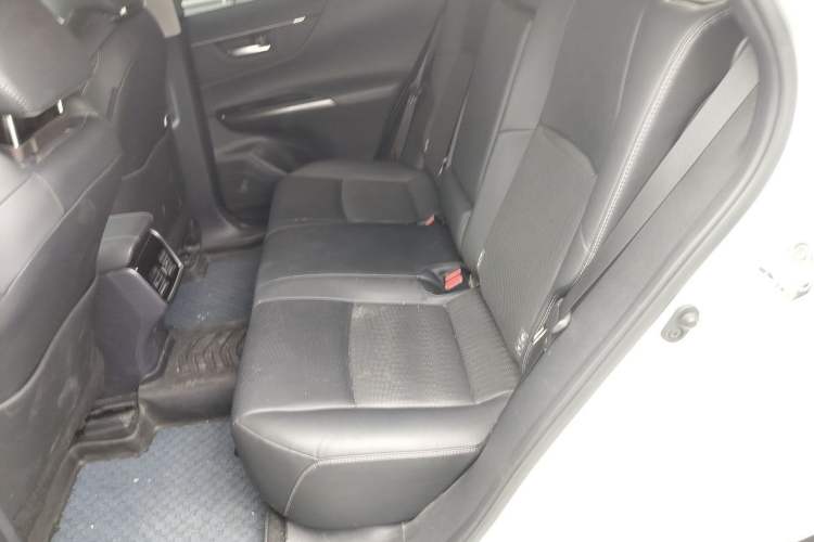 Used Toyota Venza 2023 2.0L CVT Two-Wheel Drive Prestige Version Left Rear Seat