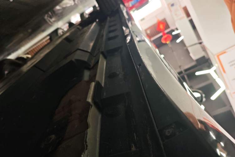 Used Toyota Venza 2023 2.0L CVT Two-Wheel Drive Luxury Edition Left Side Sill