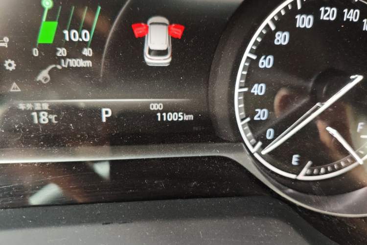 Used Toyota Venza 2023 2.0L CVT Two-Wheel Drive Luxury Edition Odometer Close Up