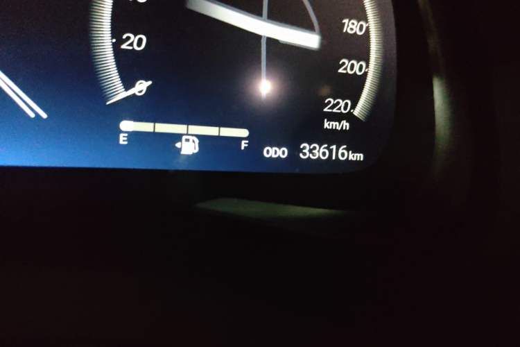 Used Toyota Venza 2023 2.0L CVT Two-Wheel Drive Prestige Version Odometer Close Up